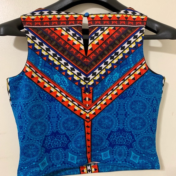 Bisou Bisou crop top - Picture 2 of 3